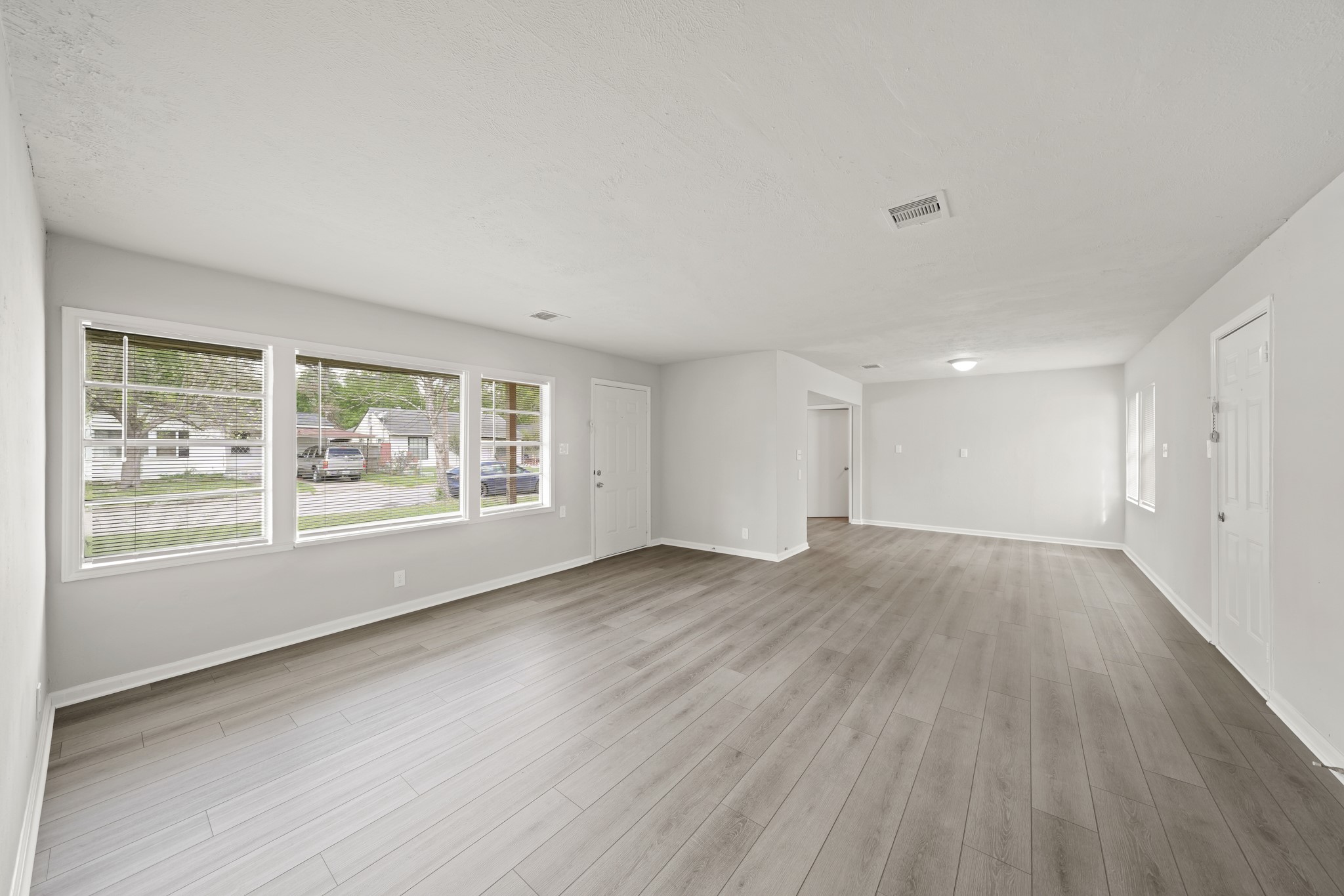 2253 Collier Street Houston, TX 77023 - Photo 2 of 11