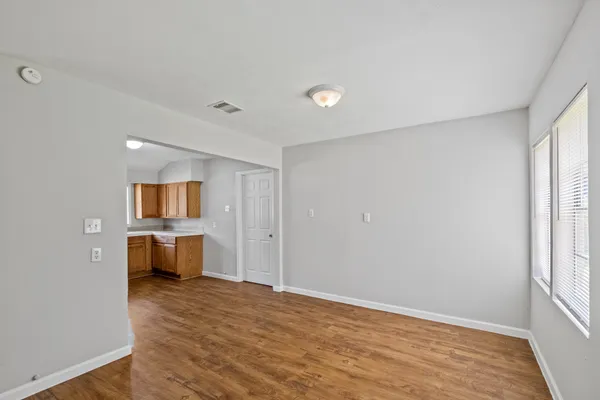 $1,595 | 2253 Collier Street, Houston, TX 77023
