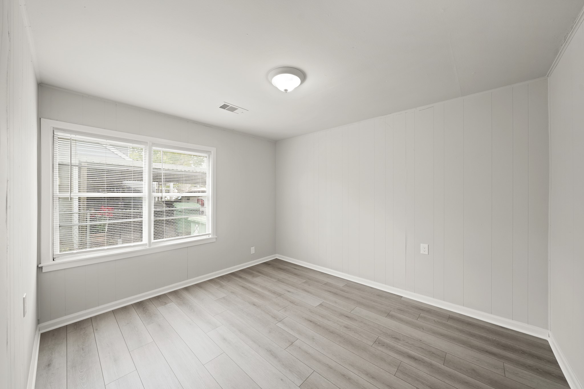 2253 Collier Street Houston, TX 77023 - Photo 5 of 11