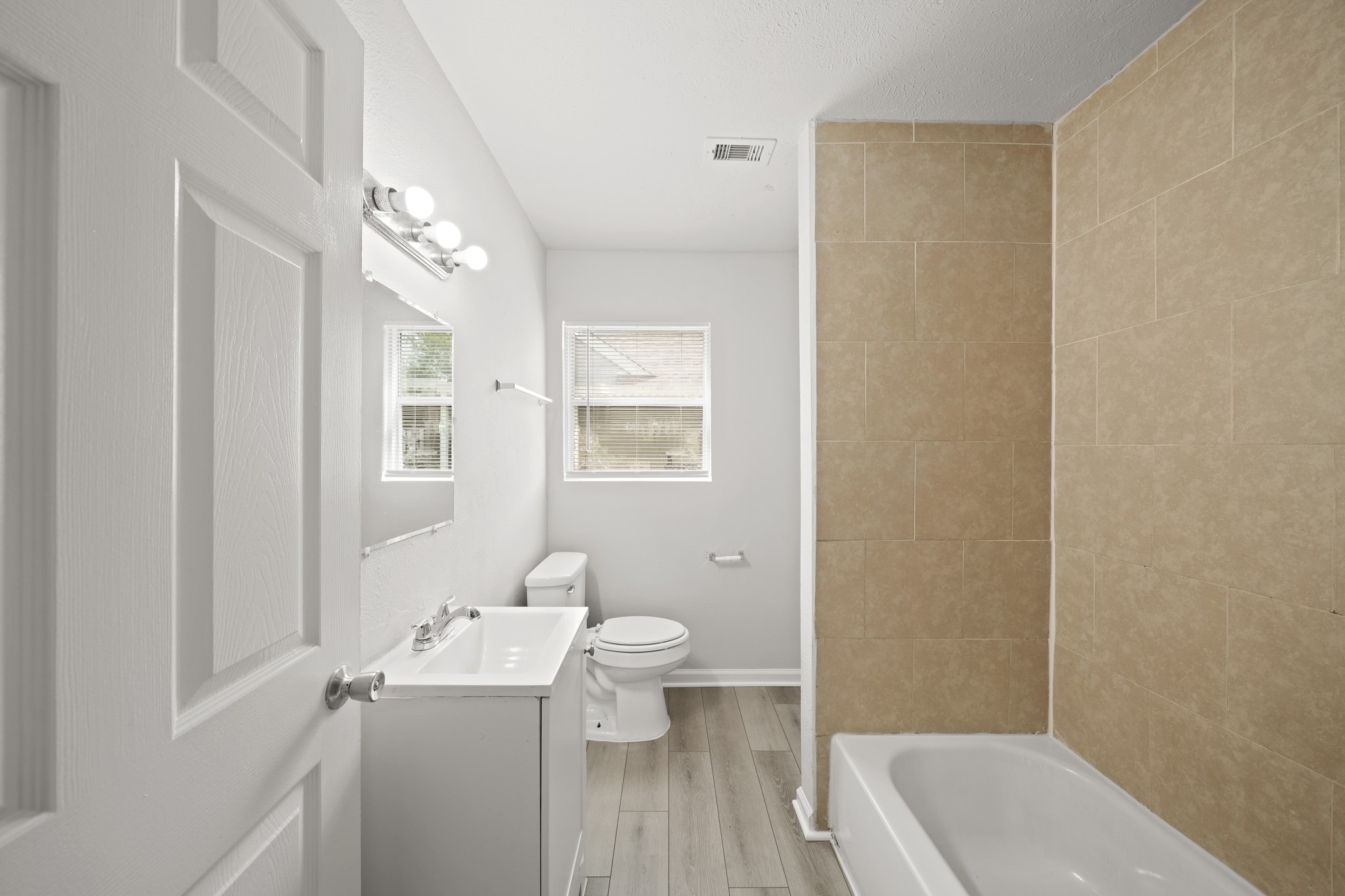 2253 Collier Street Houston, TX 77023 - Photo 9 of 11