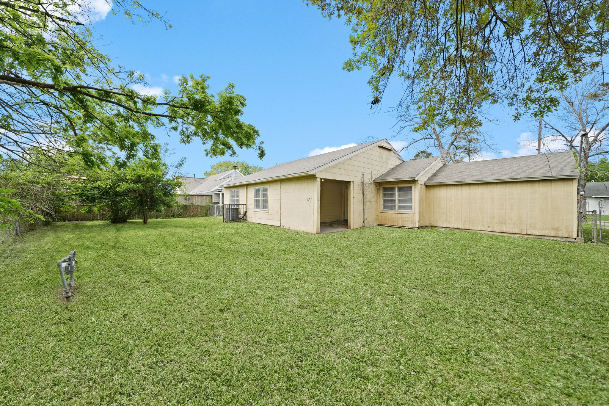 2253 Collier Street Houston, TX 77023 - Photo 10 of 11