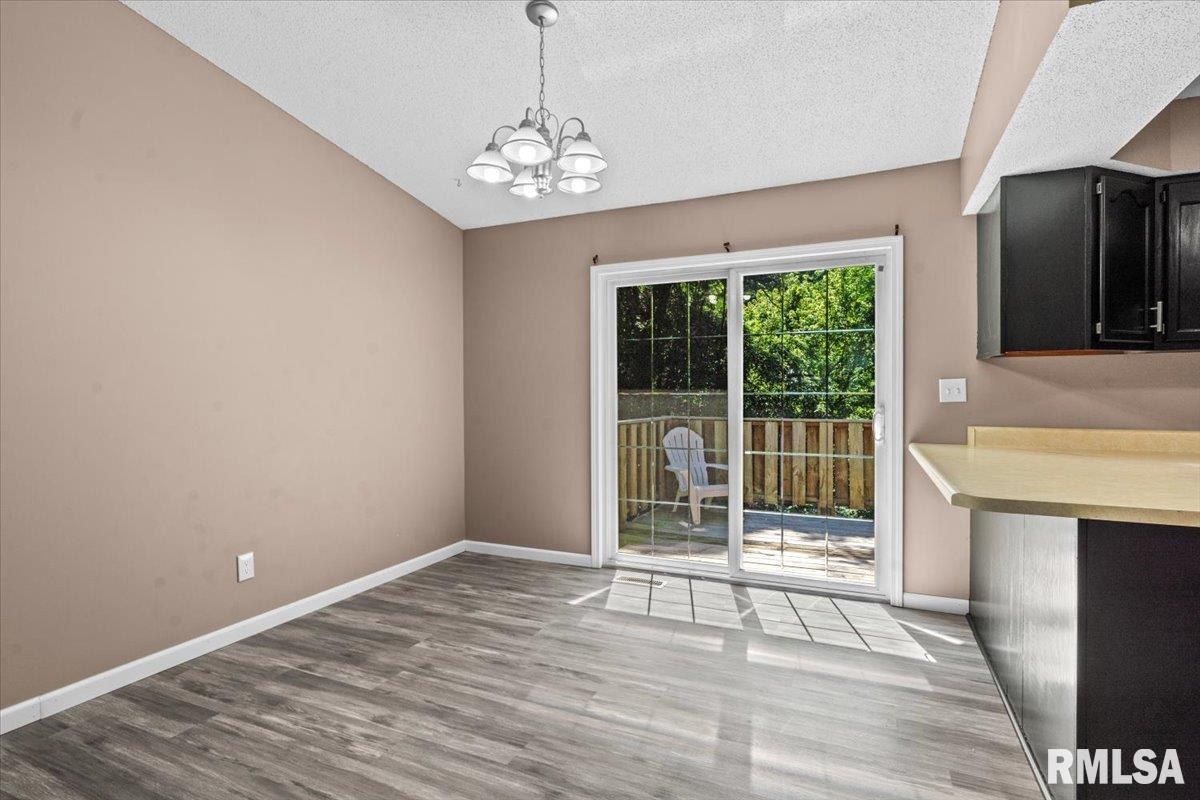 913 Diane Court Springfield, IL 62702 - Photo 13 of 31