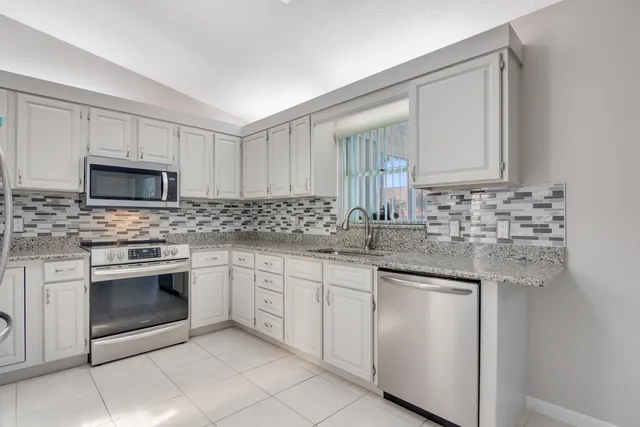 $379,900 | 2858 Southeast Rawlings Road, Port St. Lucie, FL 34952