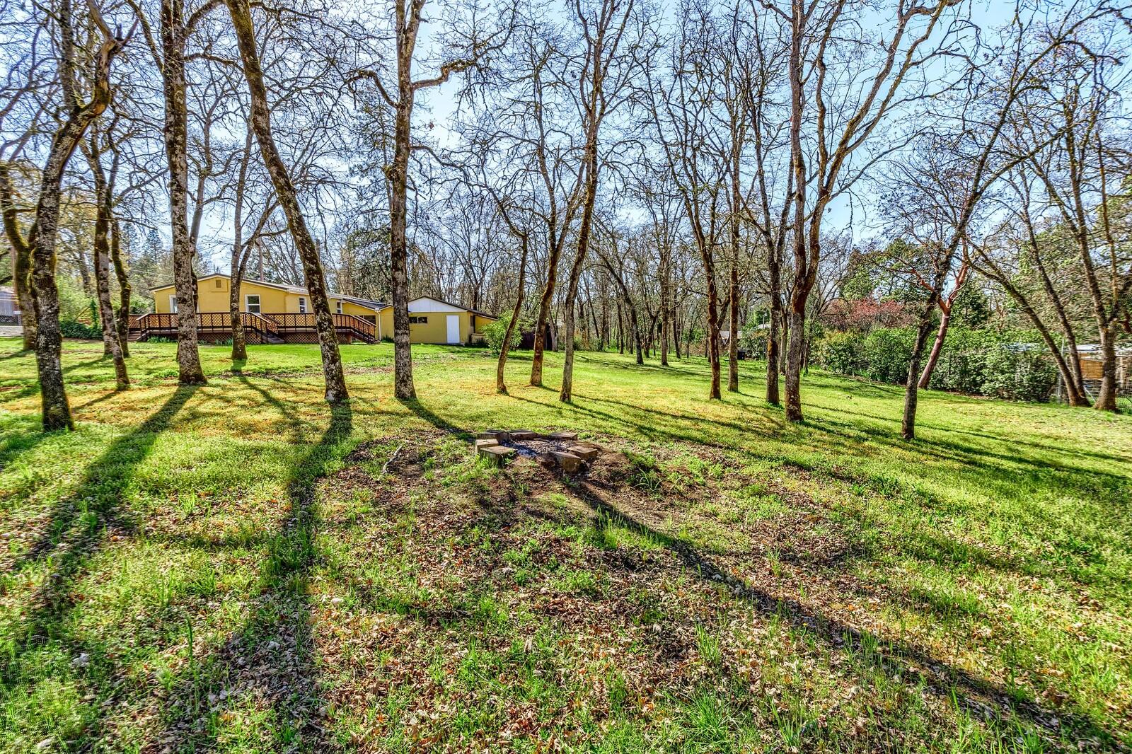 266 Frankham Road Grants Pass, OR 97527 - Photo 29 of 35 yard view 1