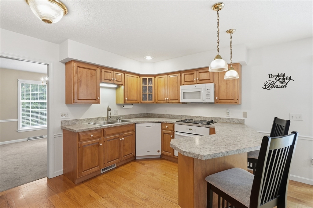 39 Venture Drive Springfield, MA 01119 - Photo 12 of 41