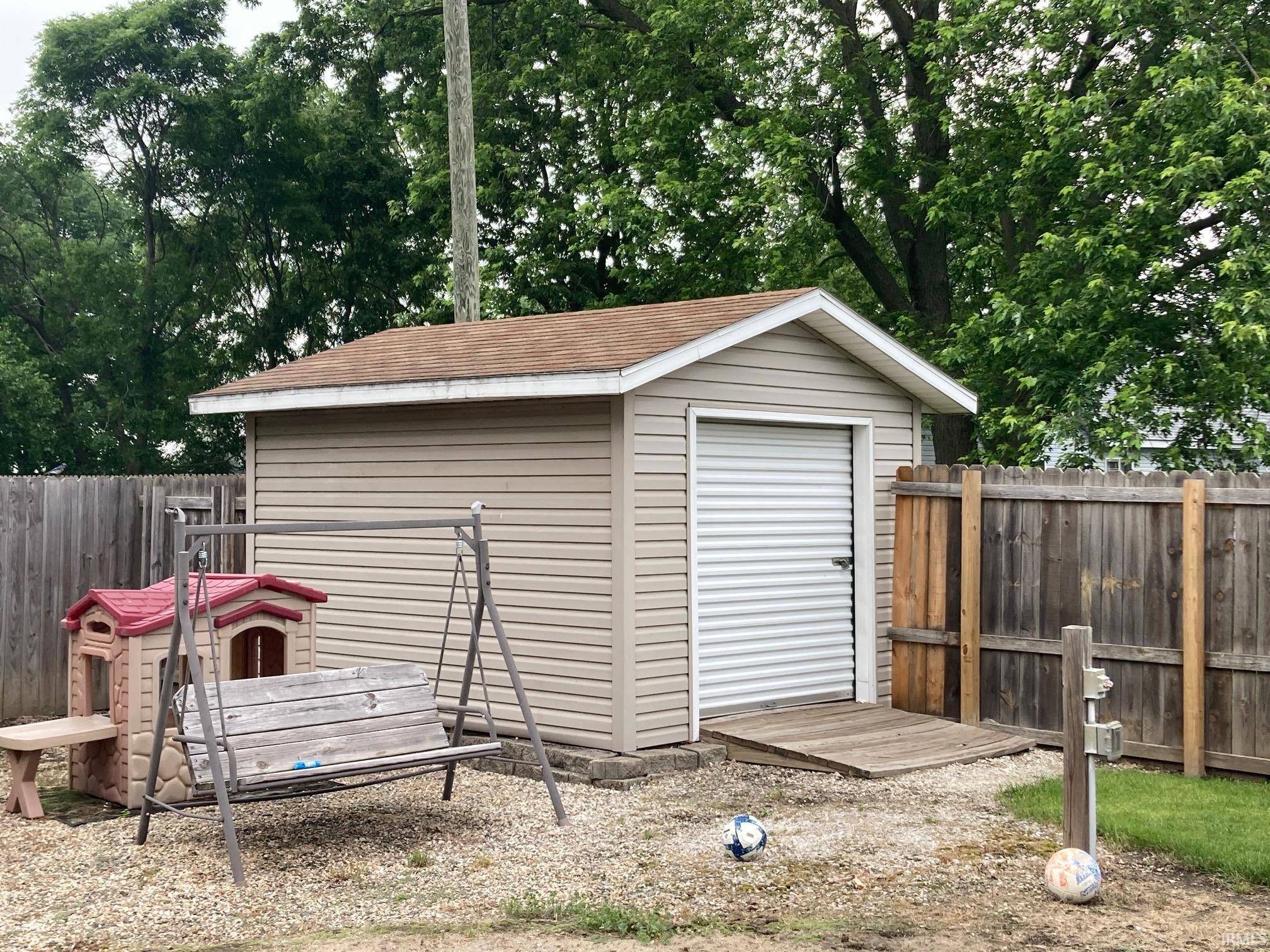 305 North Lincoln Avenue Fowler, IN 47944 - Photo 13 of 26