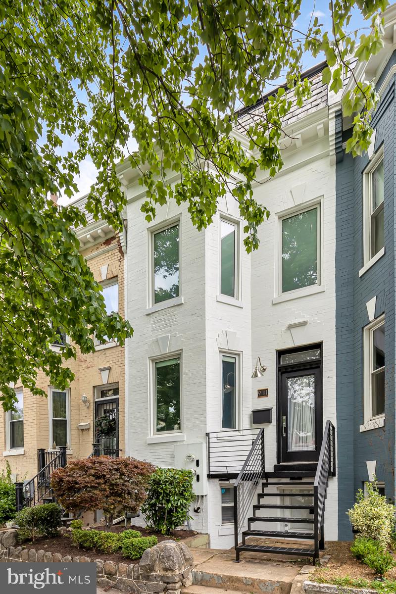 911 10th Street Northeast Washington, DC 20002 - Photo 1 of 46 Welcome to 911 10th St NE