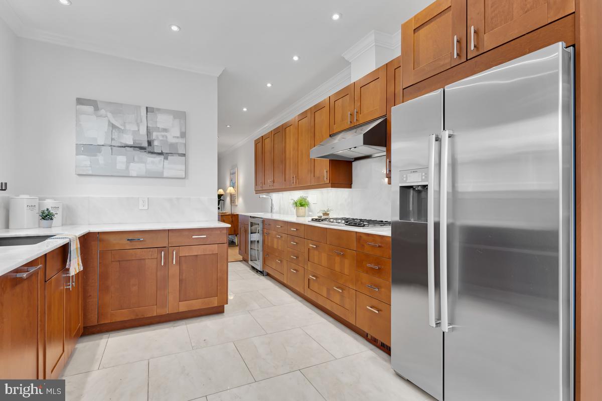 911 10th Street Northeast Washington, DC 20002 - Photo 12 of 46 High-end Bosch appliances