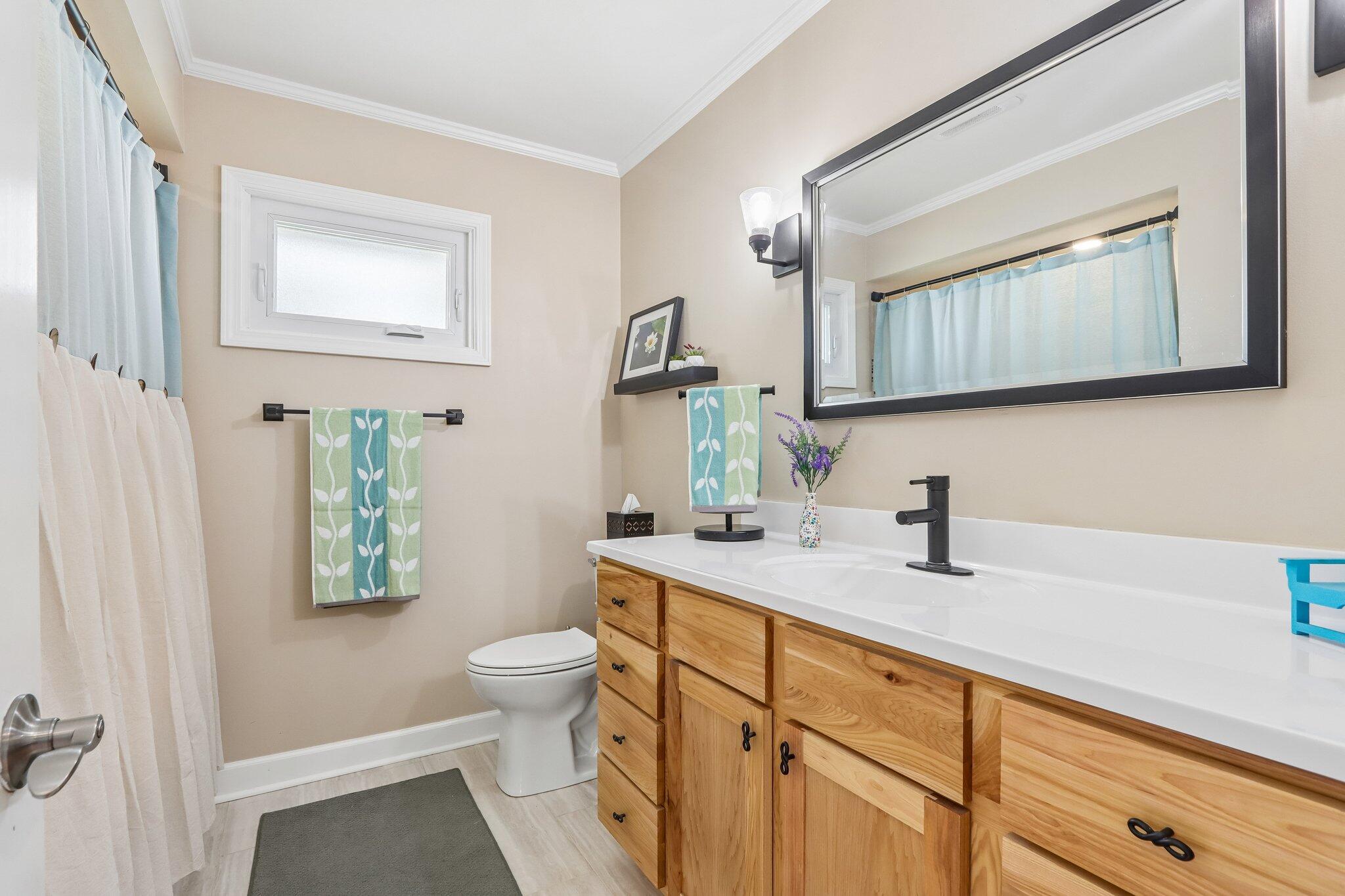 131 Riverside Drive Waterford, WI 53185 - Photo 17 of 55 MAIN FLOOR BATH