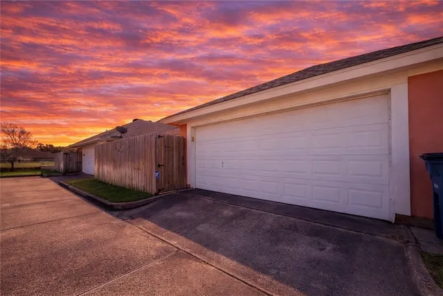a view of a back yard of the house
