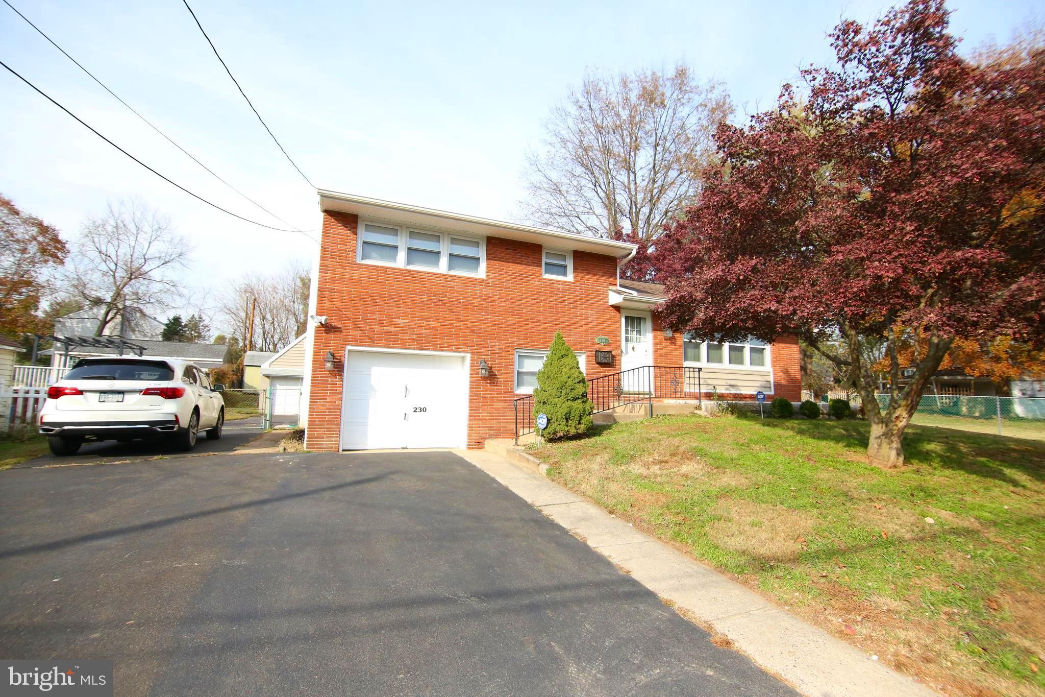 230 Rumpf Avenue Langhorne, PA 19047 - Photo 2 of 23 Driveway