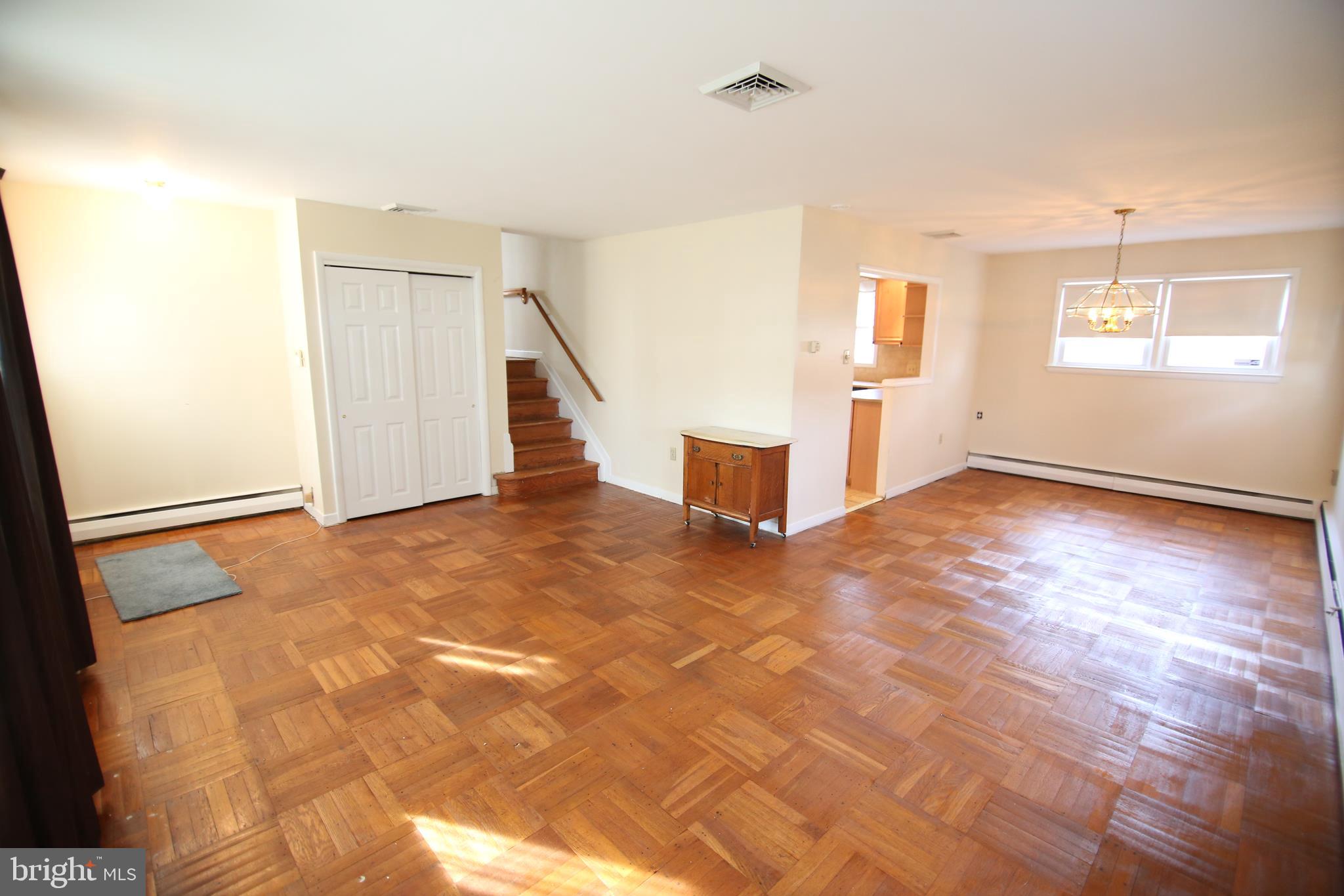 230 Rumpf Avenue Langhorne, PA 19047 - Photo 8 of 23 Living Room