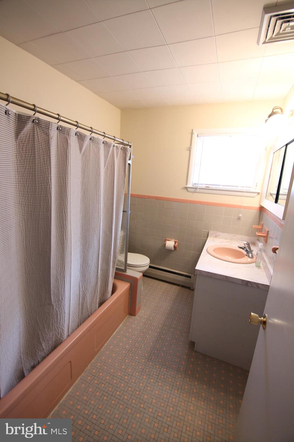230 Rumpf Avenue Langhorne, PA 19047 - Photo 9 of 23 Gallery Image 9