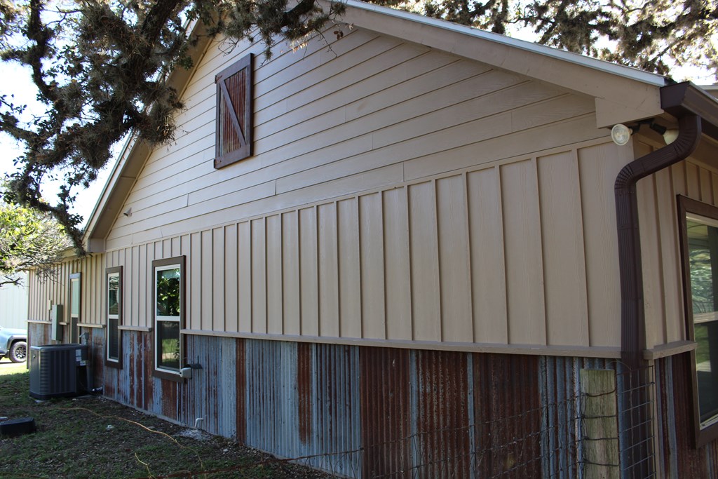 701 Bushwhack Road Kerrville, TX 78028 - Photo 27 of 31