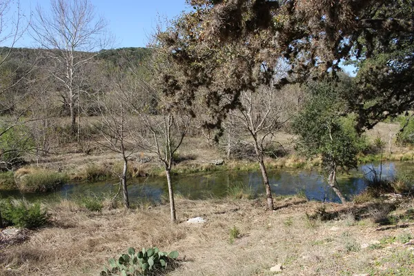 $2,400 | 701 Bushwhack Road, Kerrville, TX 78028