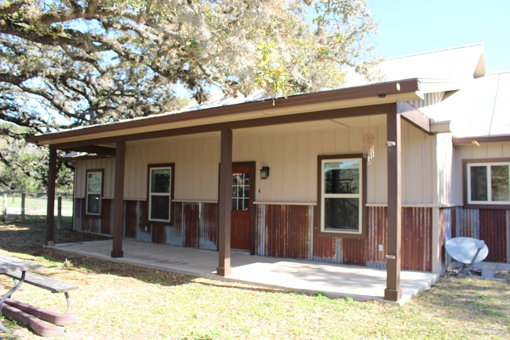 701 Bushwhack Road Kerrville, TX 78028 - Photo 10 of 31