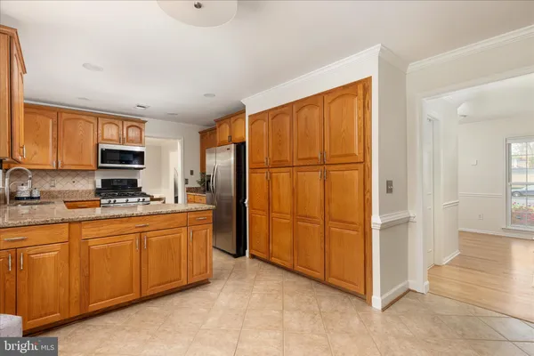 $985,000 | 13113 Nestlewood Court, Herndon, VA 20171