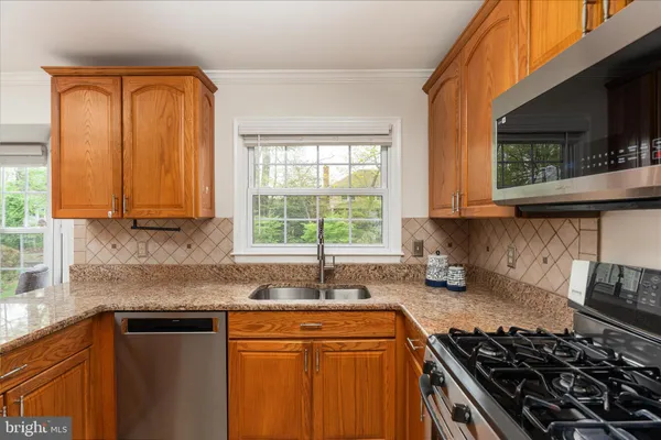 $985,000 | 13113 Nestlewood Court, Herndon, VA 20171