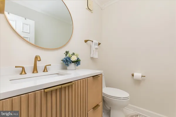 $985,000 | 13113 Nestlewood Court, Herndon, VA 20171