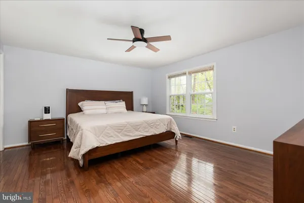 $985,000 | 13113 Nestlewood Court, Herndon, VA 20171