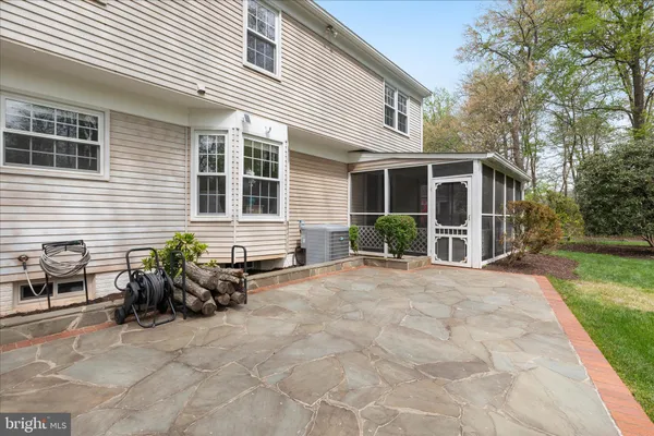 $985,000 | 13113 Nestlewood Court, Herndon, VA 20171