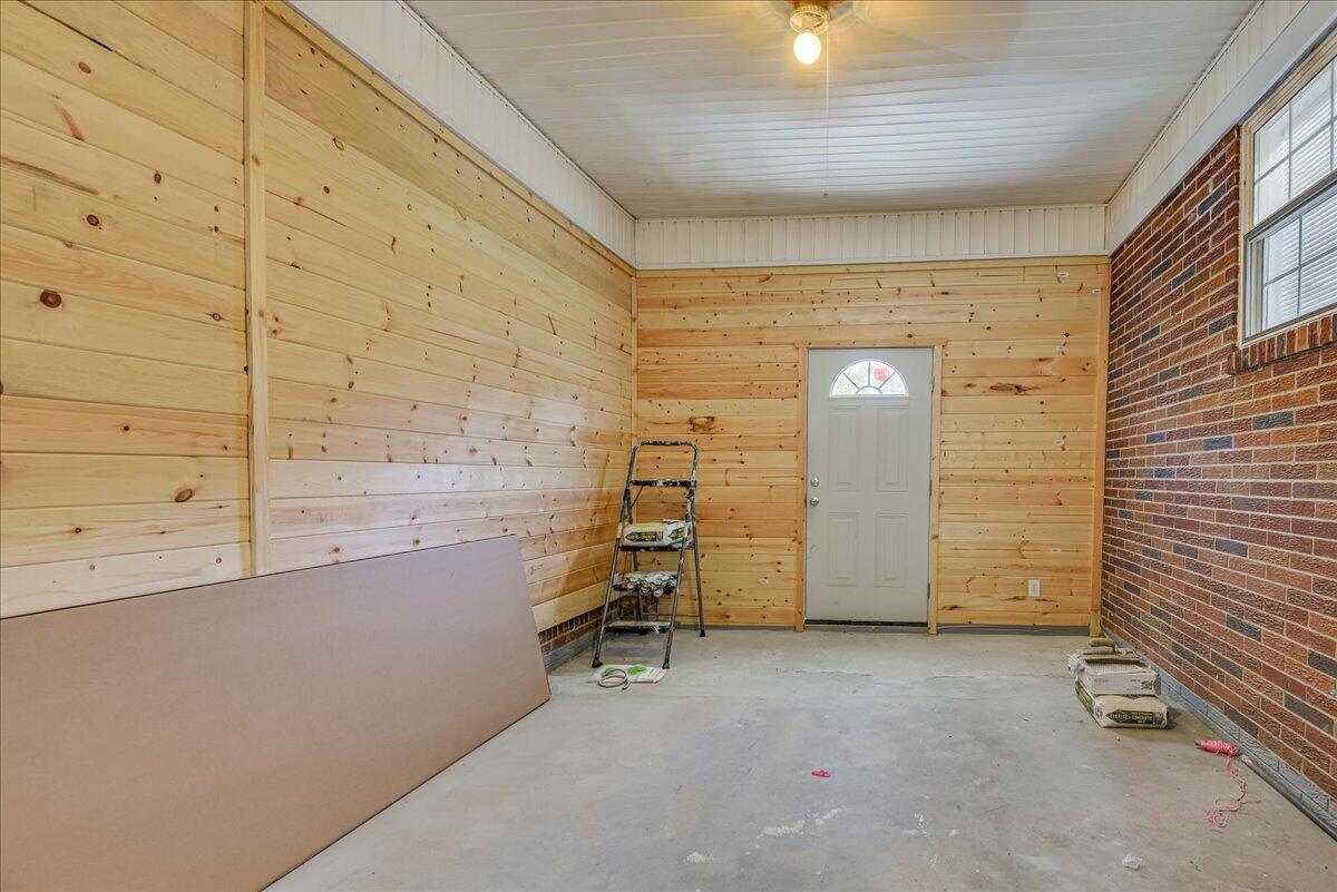 261 Pipeline Road Aiken, SC 29801 - Photo 6 of 34