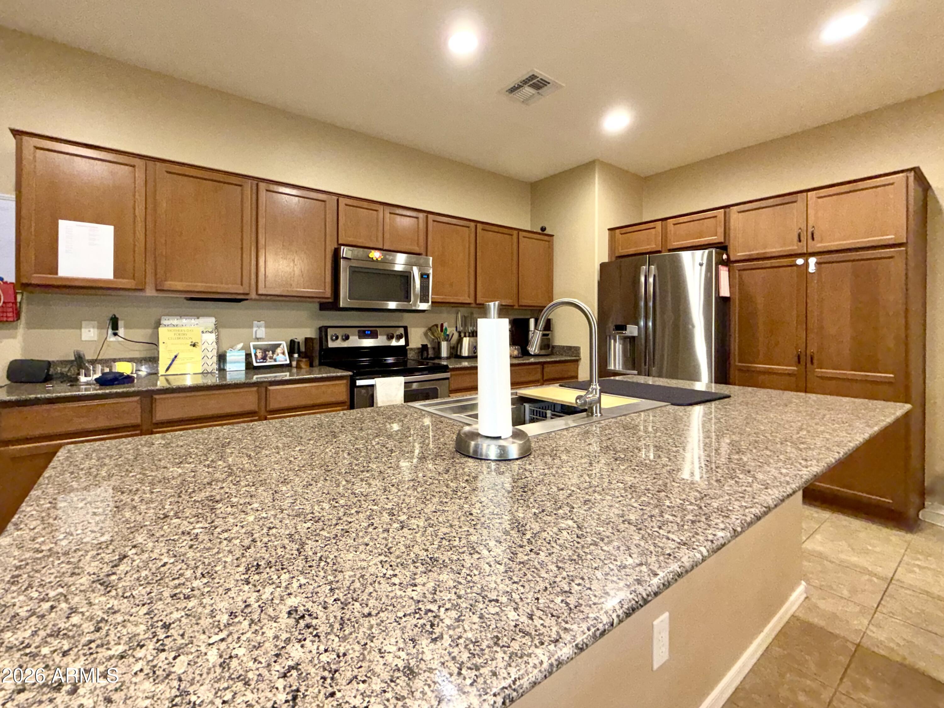 3230 East Rochelle Street Mesa, AZ 85213 - Photo 3 of 27 Kitchen