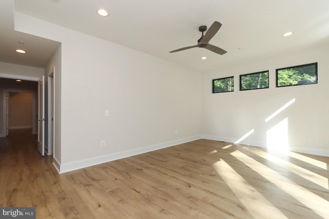 2127 Dixon Road Frederick, MD 21704 - Photo 12 of 34 Primary suite.