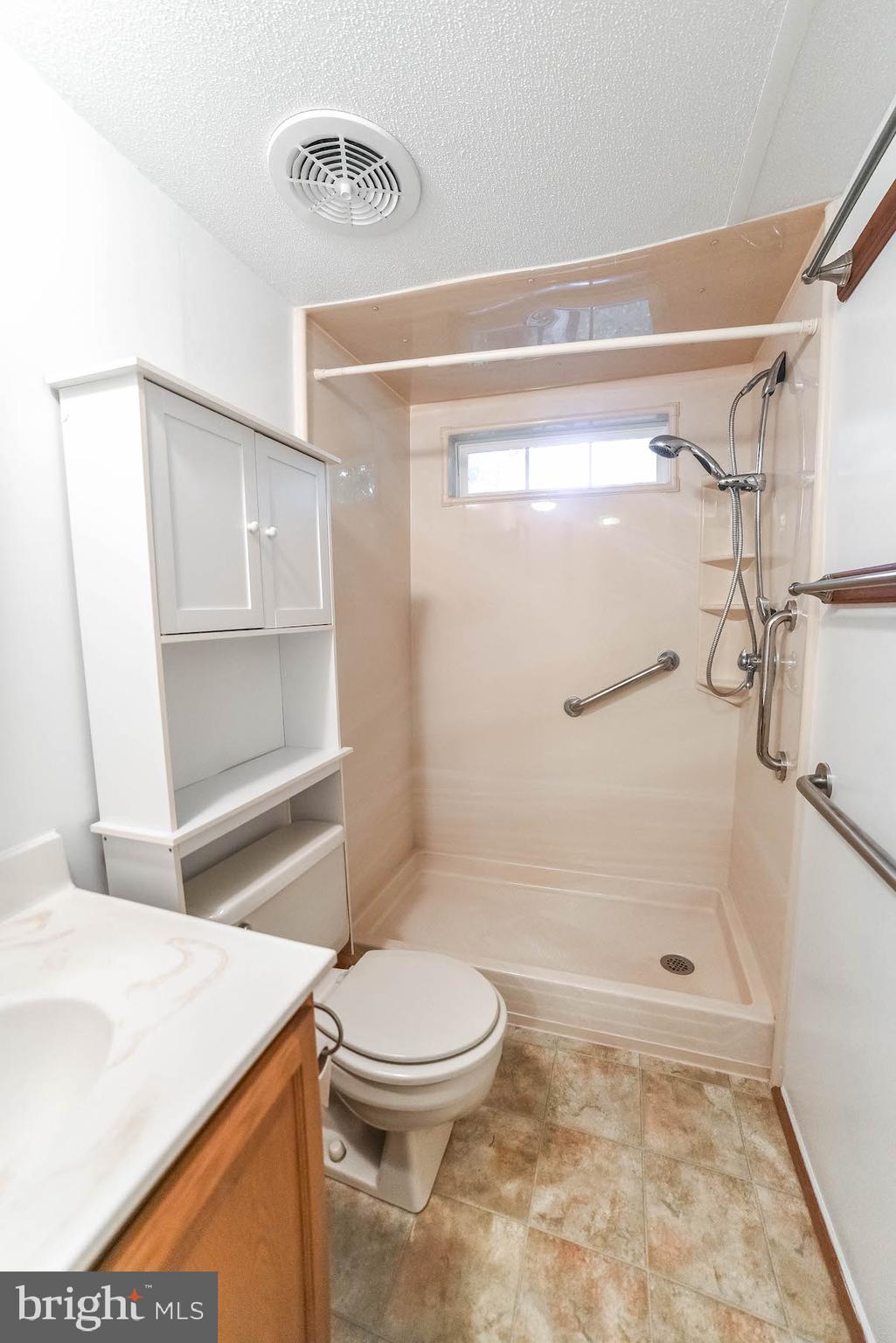 23293 By The Mill Road California, MD 20619 - Photo 20 of 28 Guest bath