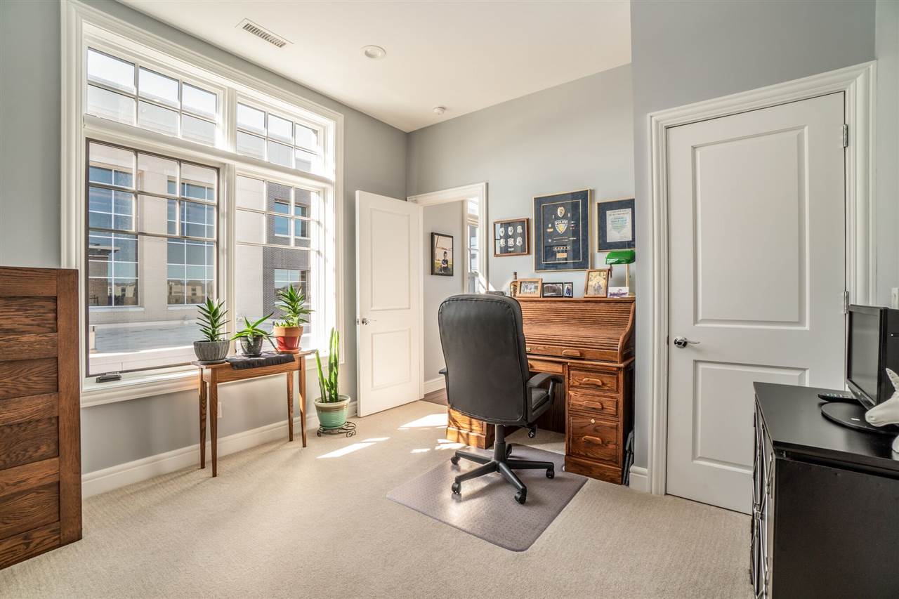 9 East Main Street, Unit 308 Bay City, MI 48708 - Photo 25 of 32 Gallery Image 25