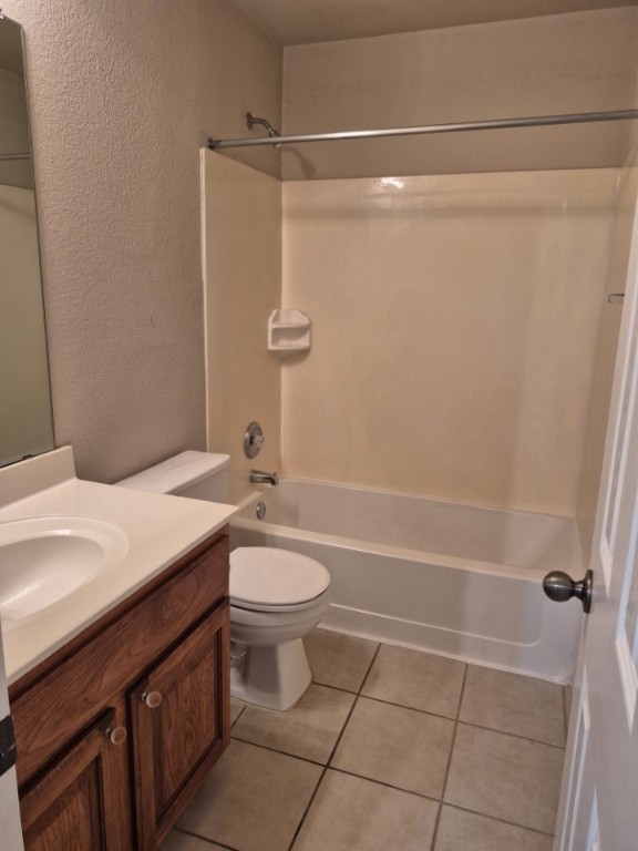 808 Busleigh Castle Way Pflugerville, TX 78660 - Photo 20 of 30 a bathroom with a sink a toilet and shower