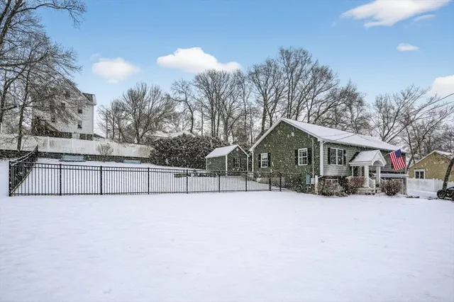 $749,900 | 37 Tower Street, Hudson, MA 01749