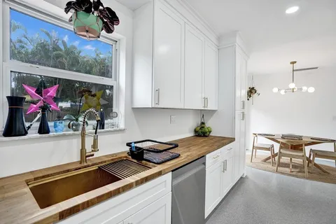 $579,000 | 810 Southwest 26th Court, Fort Lauderdale, FL 33315