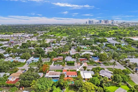 $579,000 | 810 Southwest 26th Court, Fort Lauderdale, FL 33315