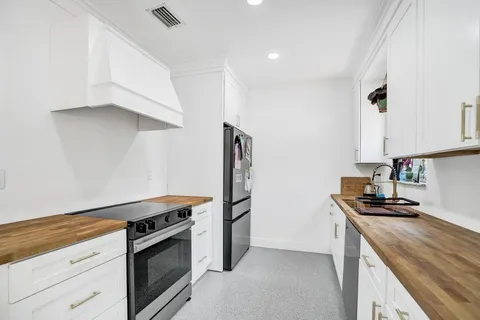 $579,000 | 810 Southwest 26th Court, Fort Lauderdale, FL 33315