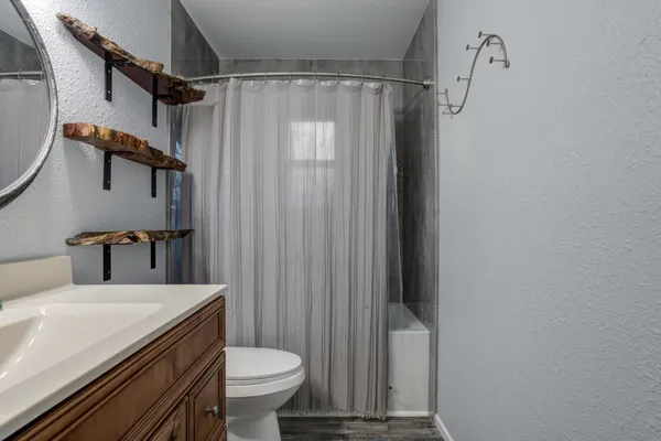 $2,350 | 5617 38th Street, Lubbock, TX 79407