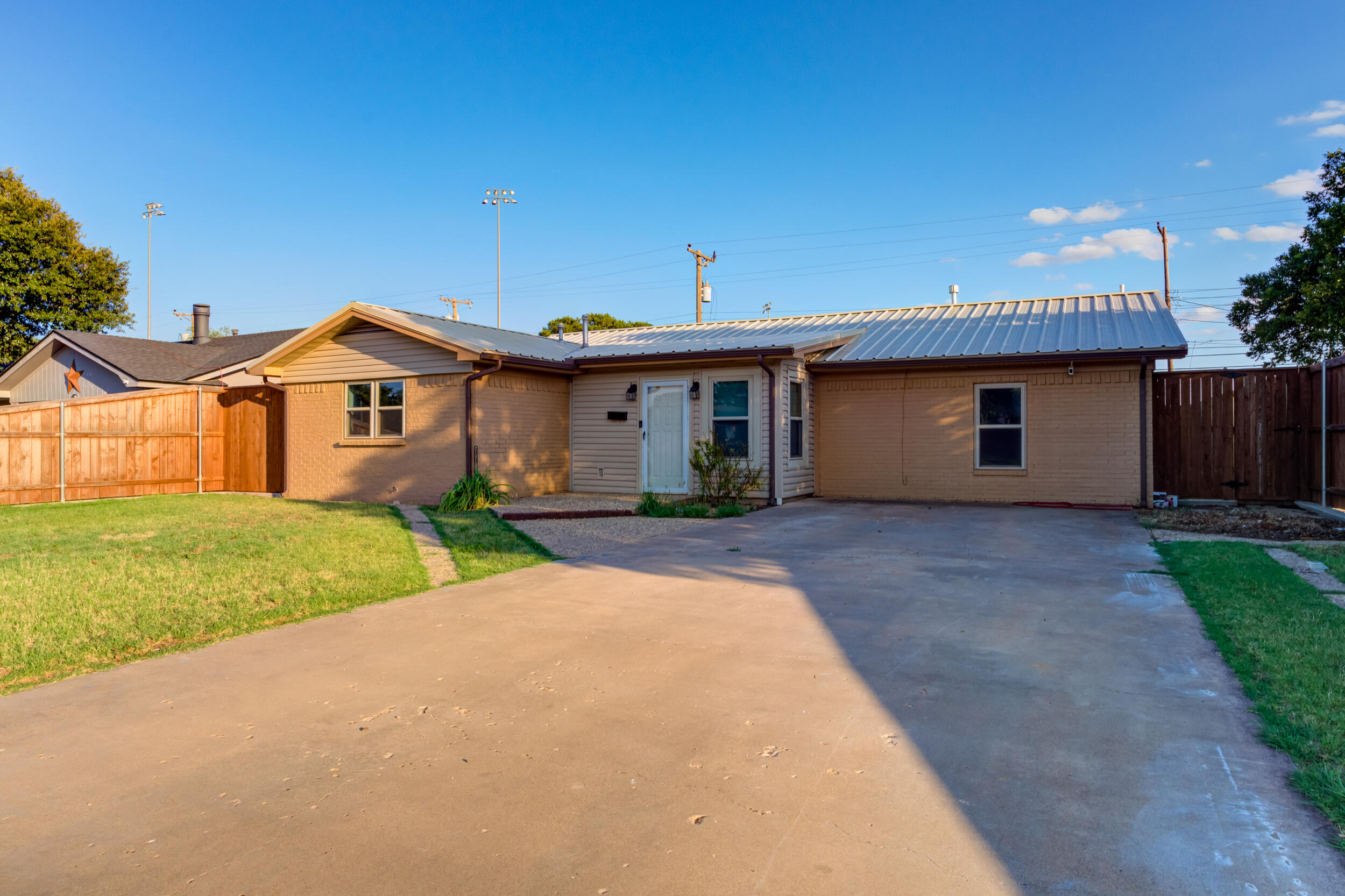 5617 38th Street Lubbock, TX 79407 - Photo 2 of 26 DSC07089_90_91