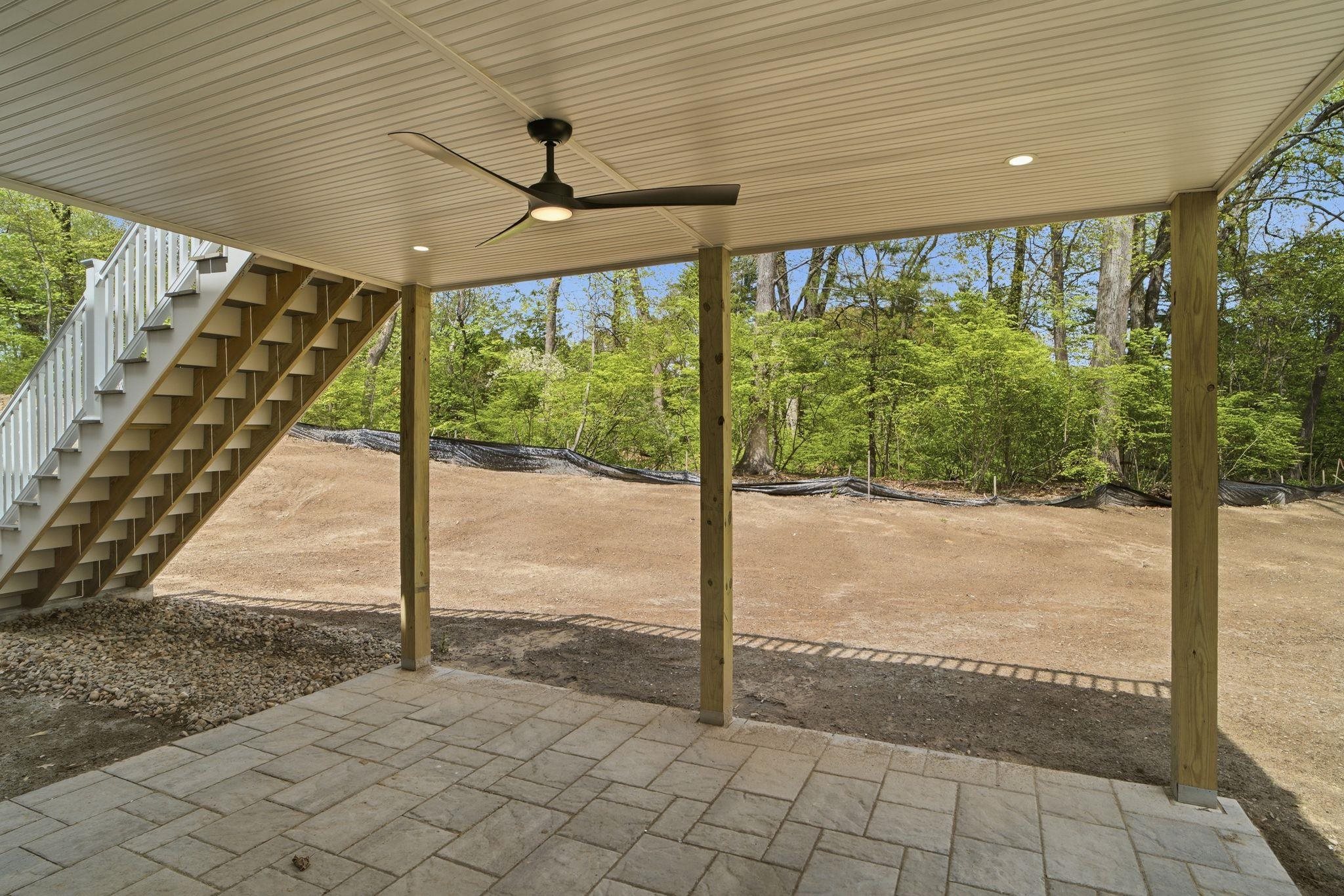 68 Farmington Road Nashua, NH 03060 - Photo 33 of 45