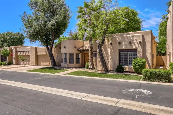 $2,950 | 5724 North 4th Place, Phoenix, AZ 85012