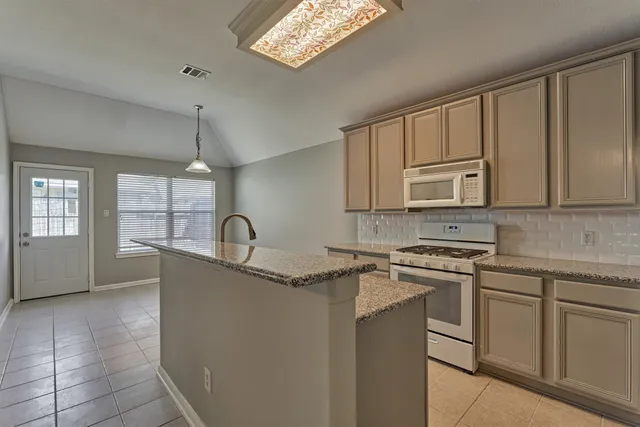 $1,925 | 11118 Creekline Meadow Court, Cypress, TX 77429