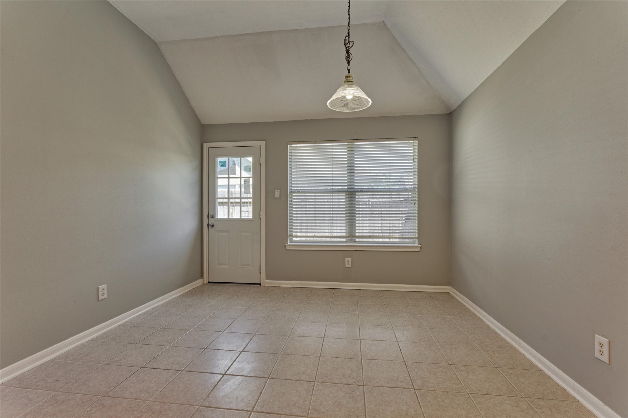 11118 Creekline Meadow Court Cypress, TX 77429 - Photo 14 of 35