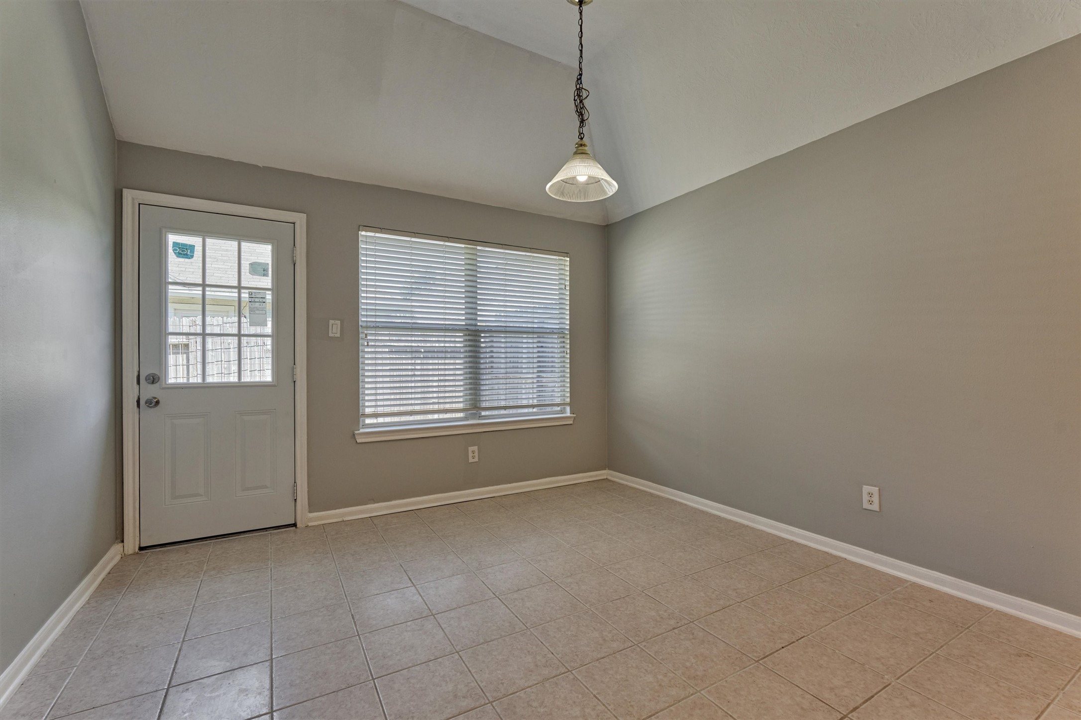 11118 Creekline Meadow Court Cypress, TX 77429 - Photo 15 of 35