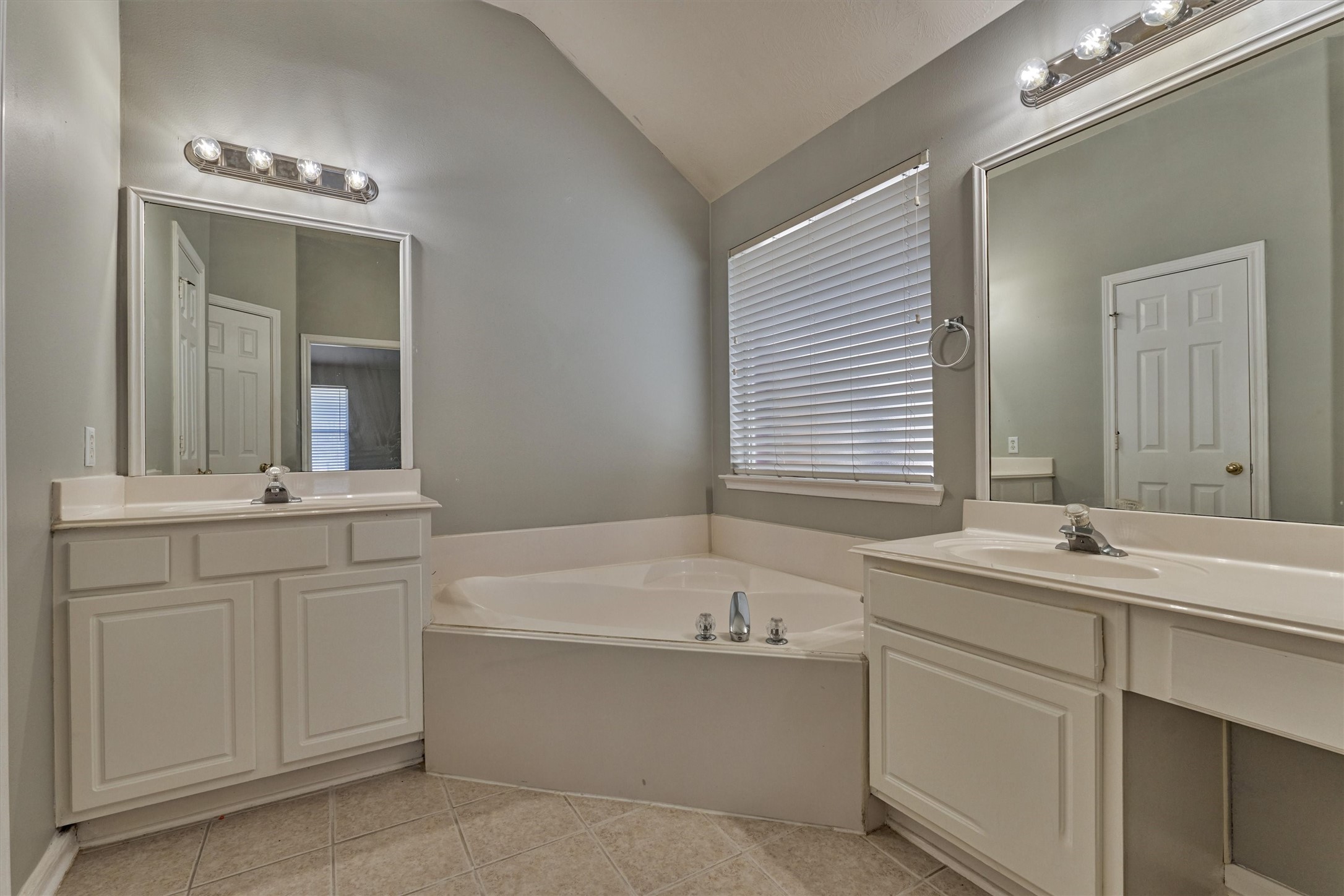 11118 Creekline Meadow Court Cypress, TX 77429 - Photo 23 of 35