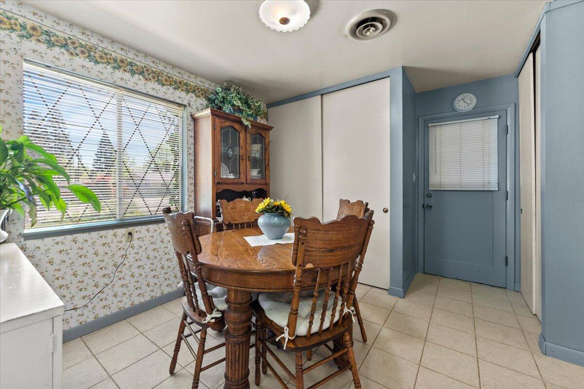 3708 Traverse Street Redding, CA 96002 - Photo 12 of 45 12-3708 Traverse St - I-25