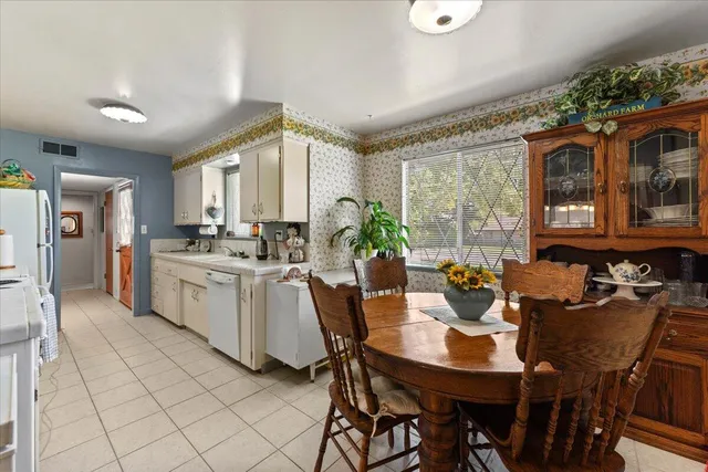 $389,800 | 3708 Traverse Street, Redding, CA 96002