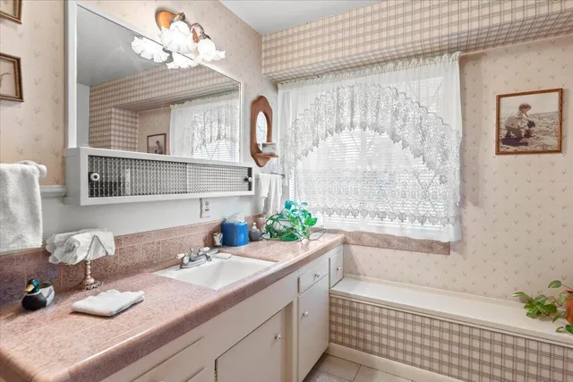 $389,800 | 3708 Traverse Street, Redding, CA 96002