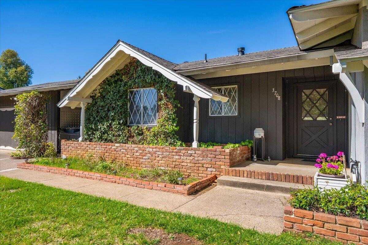3708 Traverse Street Redding, CA 96002 - Photo 3 of 45 03-3708 Traverse St - E-22