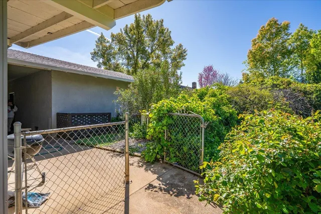 $389,800 | 3708 Traverse Street, Redding, CA 96002