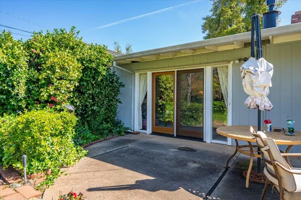 $389,800 | 3708 Traverse Street, Redding, CA 96002