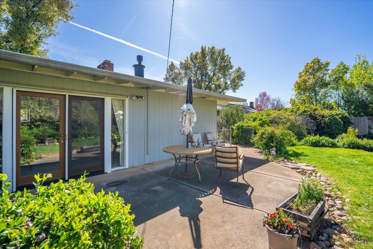 3708 Traverse Street Redding, CA 96002 - Photo 39 of 45 41-3708 Traverse St - E-10